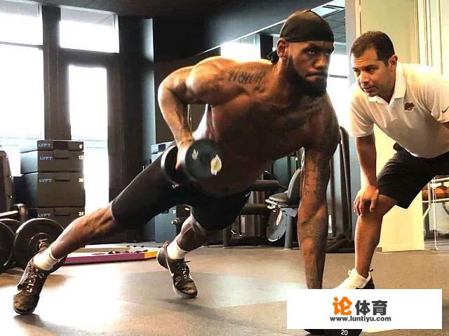 灵魂拷问！詹姆斯总是发一些那么逗的视频，不会觉得羞涩么？_nba吹气