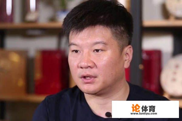 李金羽在中超颁奖礼上说“我们苏宁今年夺得了联赛冠军”,这是怎么回事?_中超苏宁夺冠双十一 李金羽在中超颁奖礼上说“我们苏宁今年夺得了联赛冠军”,这是怎么回事?_中超苏宁夺冠双十一