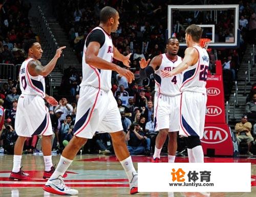 NBA历史上，一支球队同时入选四个或更多全明星的都有哪些队？_悠悠nba