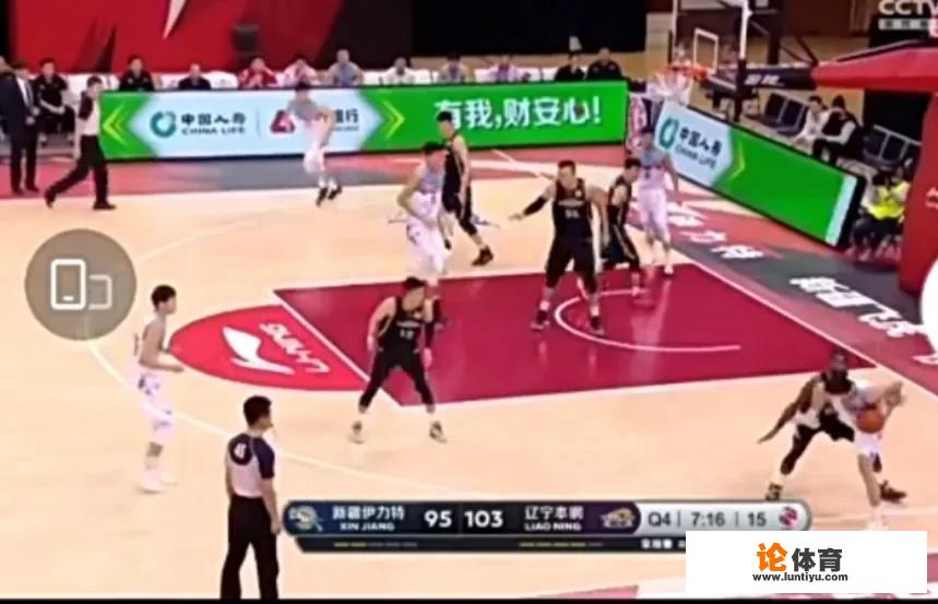 辽篮VS新疆,唐才育在裁判眼皮底下怒踹梅奥,为何不做吹罚?_cba新疆队唐才育最新消息 辽篮VS新疆,唐才育在裁判眼皮底下怒踹梅奥,为何不做吹罚?_cba新疆队唐才育最新消息