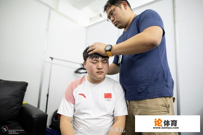 亚运会中国队夺得LOL金牌，和LOL全球总决赛相比，你认为哪个比赛的含金量高？为什么