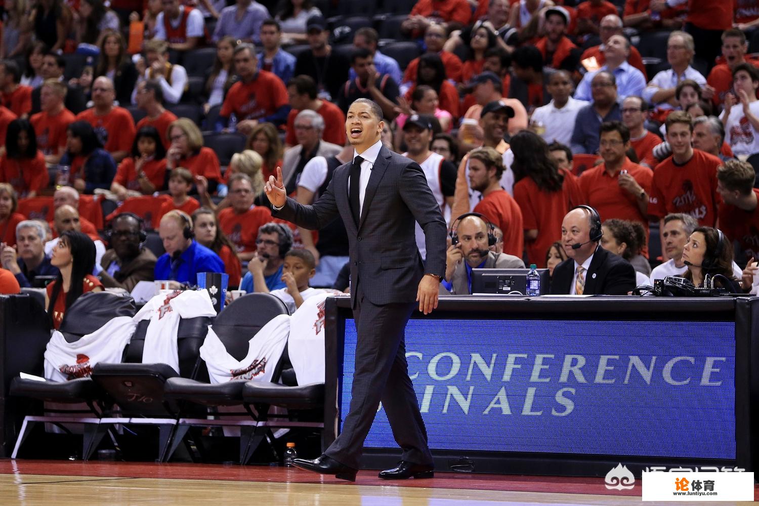 NBA现役共有几名教练执教的球队获得过总冠军？他们分别都是谁