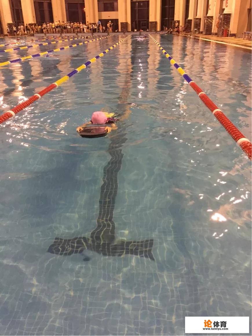 孩子学习游泳100元一小时,你觉得是否合理?对此你如何评价 孩子学习游泳100元一小时,你觉得是否合理?对此你如何评价