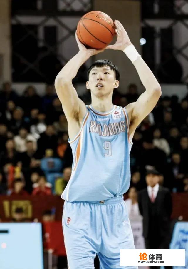 CBA第21轮,新疆客场险胜北京,主队球迷打出外国国旗疑讽刺周琦,他会被处罚吗 CBA第21轮,新疆客场险胜北京,主队球迷打出外国国旗疑讽刺周琦,他会被处罚吗