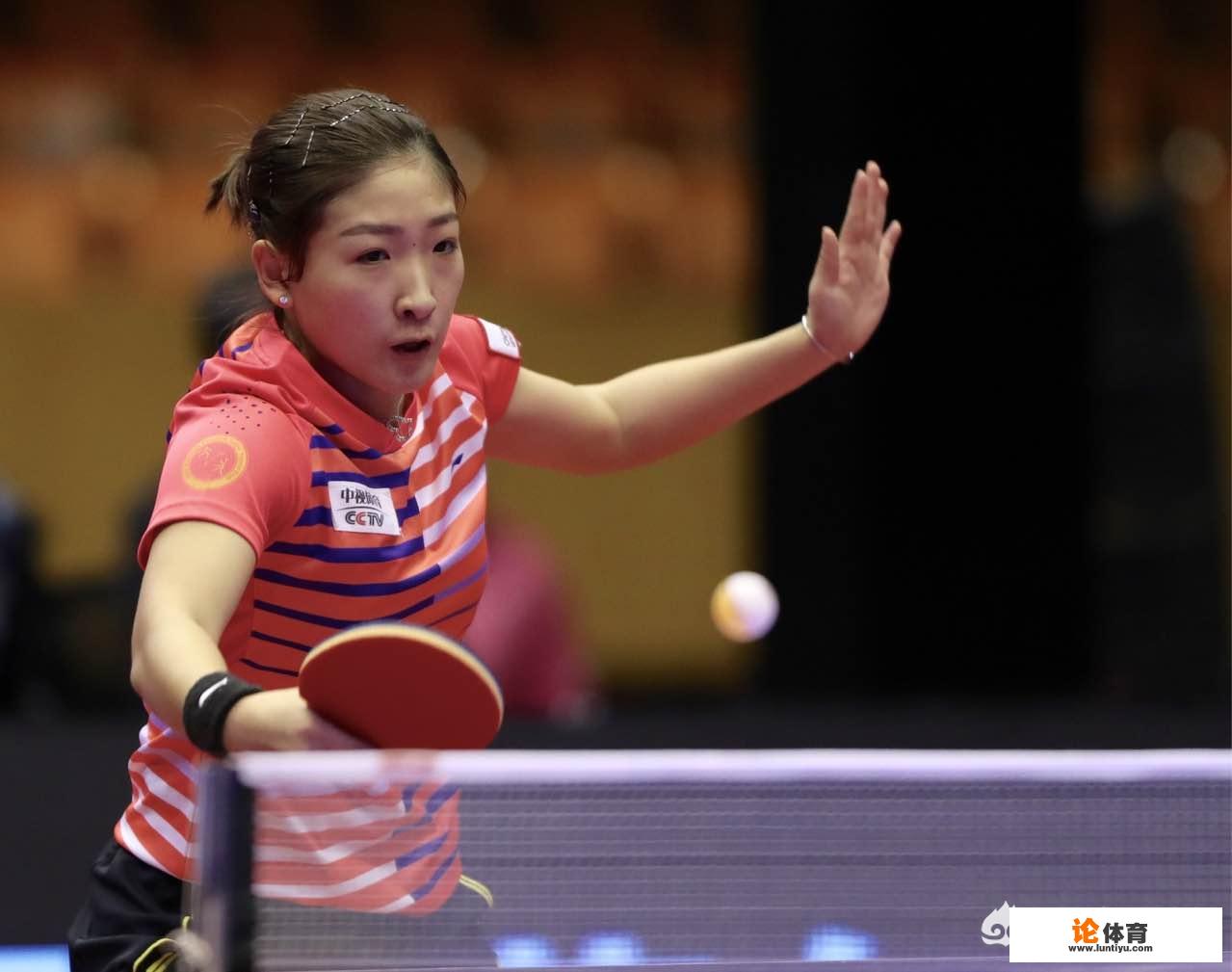 王艺迪走路的姿势像什么