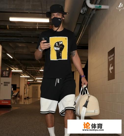 NBA球员都戴的耳麦是什么牌子的