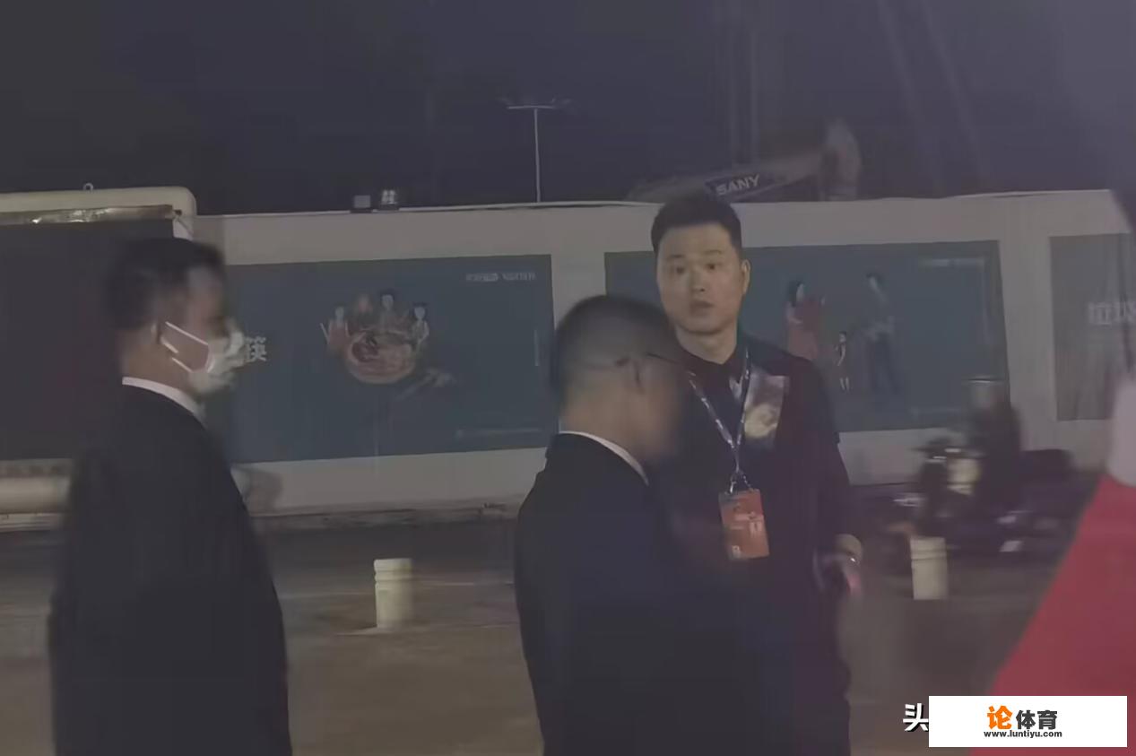 给赵睿打工，出任赵睿训练营教练，CBA韦德孟铎的薪水有多少