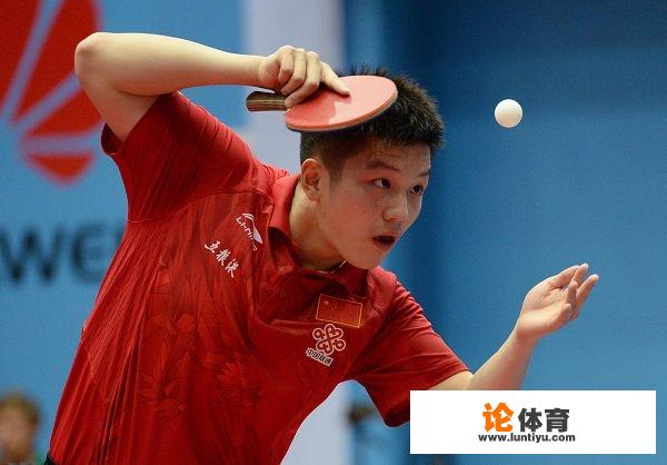 国乒奥地利集训刘国梁升级大招，刘诗雯被樊振东打的转圈圈。当时发生了什么