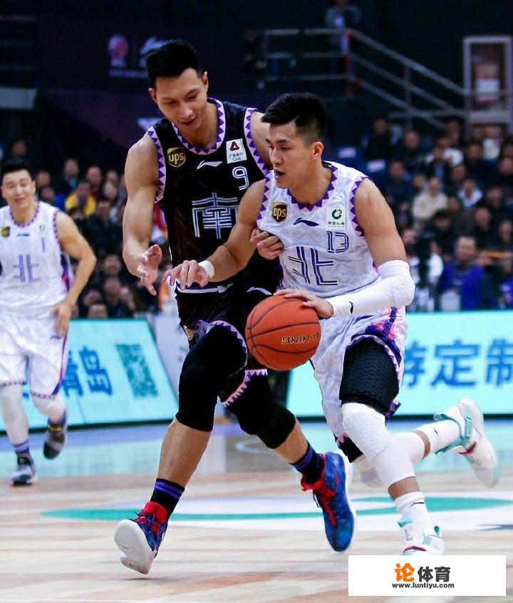 CBA全明星正赛，郭艾伦调皮技痒挑衅易建联，两人solo八人罚站，你怎么看