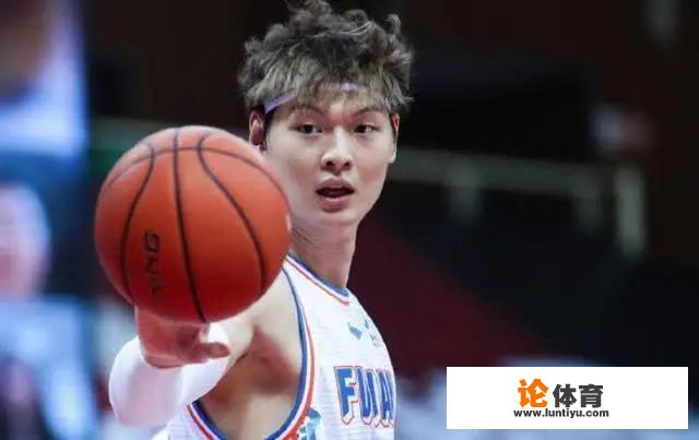 恭喜王哲林！上海男篮被曝花8000万！当年有机会为何没去NBA