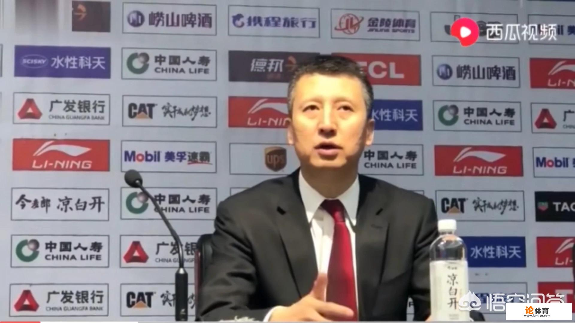 辽篮主场被连下两场,拉拉队的队员们赛后泣不成声,现场观众也感伤落泪,你怎么看 辽篮主场被连下两场,拉拉队的队员们赛后泣不成声,现场观众也感伤落泪,你怎么看