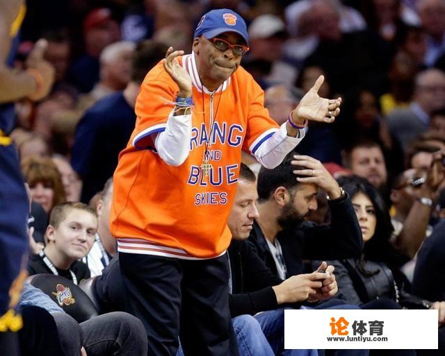 NBA场边票一张高达3500美元，那么像郑智坐的CBA的场边票一张多少钱呢