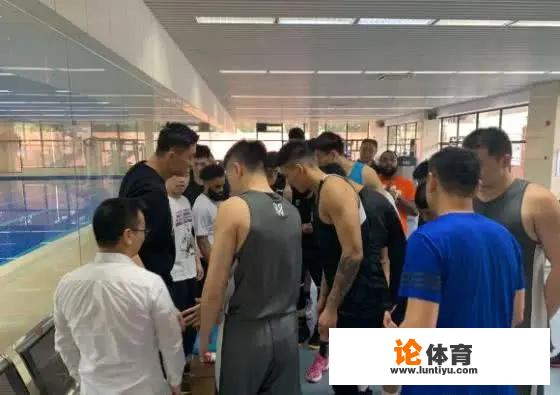 停赛之后，广东队2位小将去报名参加了学车，对此你怎么看