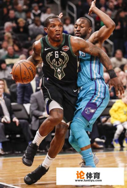 近日美媒排出NBA现役10大未入选全明星球星排名,布克第6,康利第1,你怎么看? 近日美媒排出NBA现役10大未入选全明星球星排名,布克第6,康利第1,你怎么看?