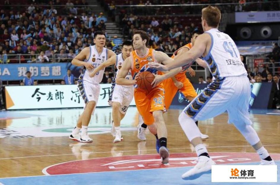今天北京队与辽宁队CBN蓝球比赛? 今天北京队与辽宁队CBN蓝球比赛?