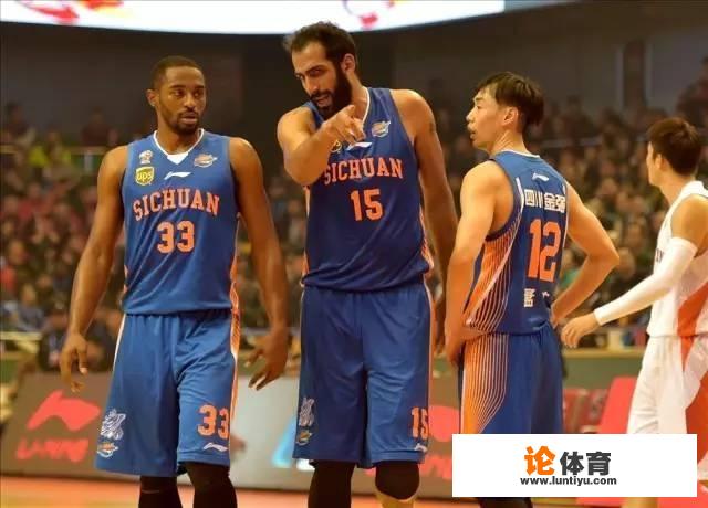 2015nba黄蜂队球衣1号叫什么名字？