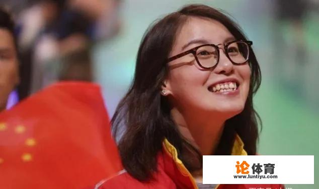 中国游泳队穿羽绒服起啥作用？