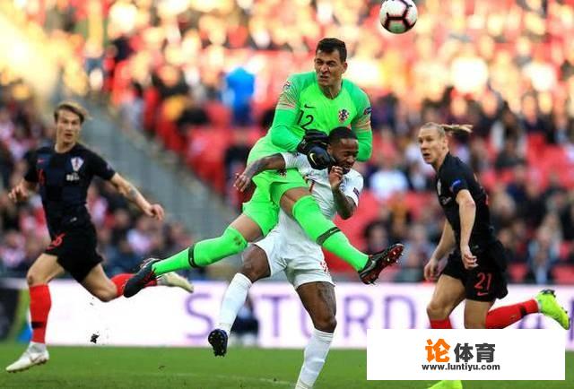 足球队员的基本规则是什么？急？