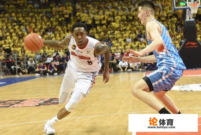 狂轰142分创纪录!易建联29+12广东大胜新疆1-0，新疆队为何不堪一击？