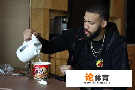 中国美食魅力无穷，当它遇上NBA球员，两者会擦出怎样的火花？