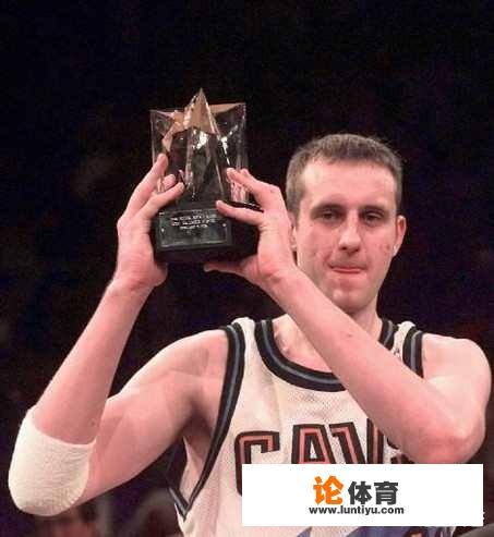 在NBA中谁的球衣号是17？