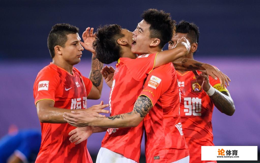 中超揭幕战-恒大2-0申花,韦世豪双响,他射术比武磊更强吗? 中超揭幕战-恒大2-0申花,韦世豪双响,他射术比武磊更强吗?