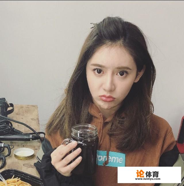 休斯顿世乒赛的女解说是谁? 休斯顿世乒赛的女解说是谁?