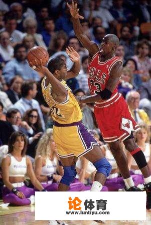 2000年nba总决赛科比数据? 2000年nba总决赛科比数据?