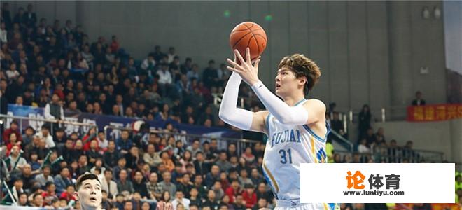 王哲林为什么被选中了却不去nba？