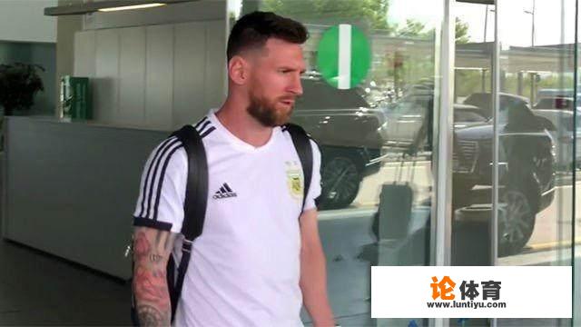 拉莫斯表态要踢下届世界杯,梅西穿阿根廷队服返回巴萨,他还会退出国家队吗? 拉莫斯表态要踢下届世界杯,梅西穿阿根廷队服返回巴萨,他还会退出国家队吗?