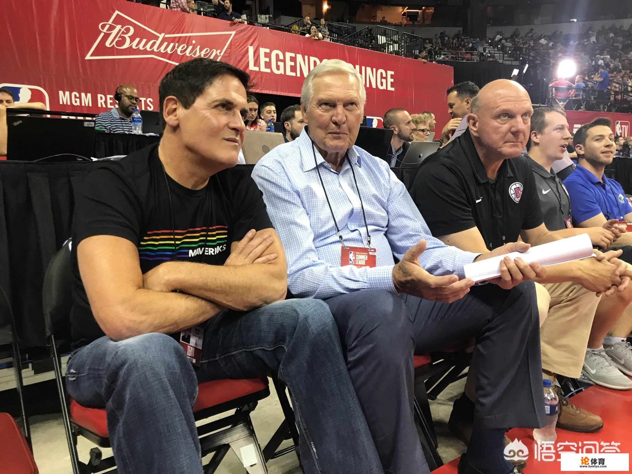 季后赛最抢镜老板诞生,快船老板鲍尔默身价是库班10倍却同样热爱篮球,你如何评价? 季后赛最抢镜老板诞生,快船老板鲍尔默身价是库班10倍却同样热爱篮球,你如何评价?