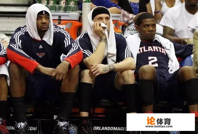 约什史密斯怎么堕落这么快，下赛季应该是丢工作了？