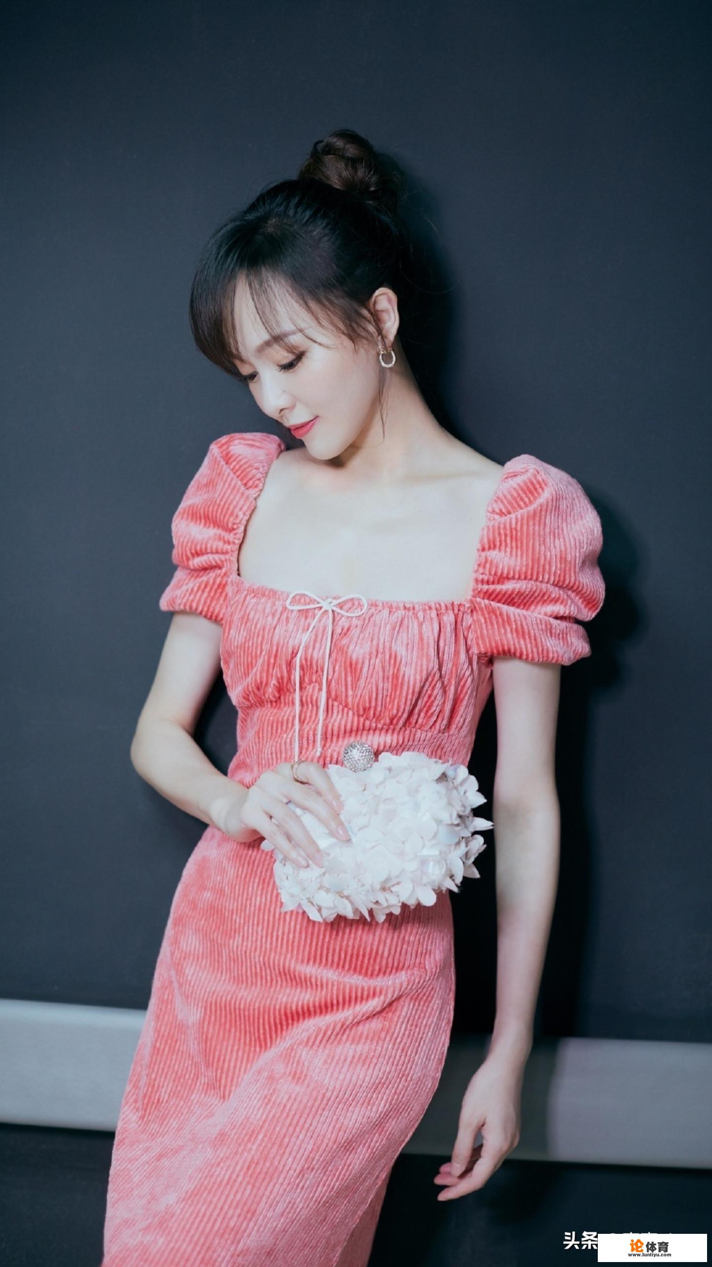 底板混凝土养护时间？