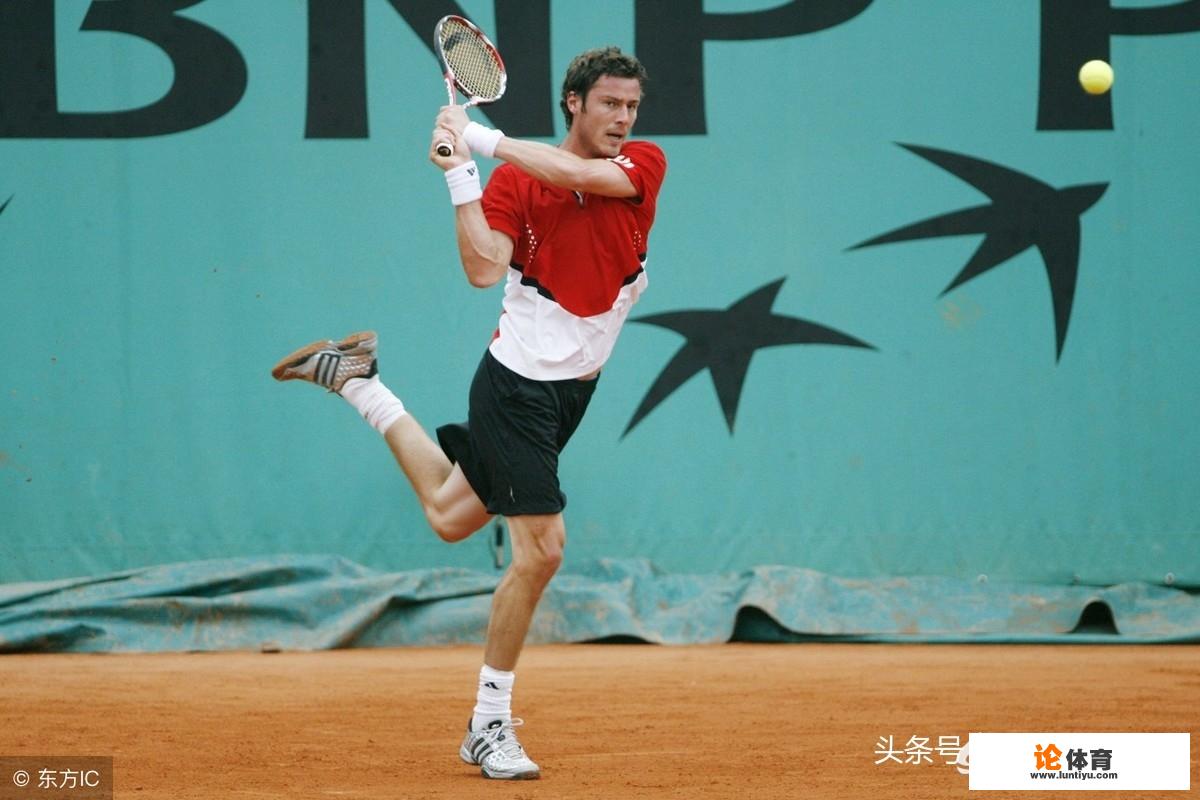 网球双反的击球步骤和具体步伐是怎样的？