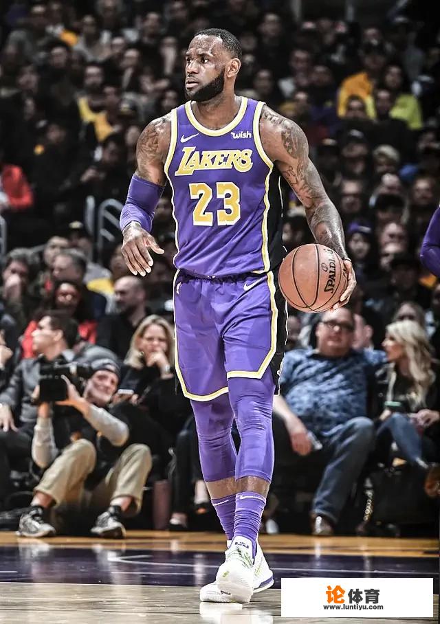 有哪些好看的NBA球星壁纸？