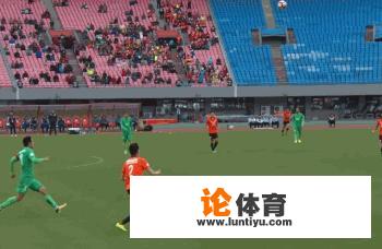 中超联赛再现暴力足球,踢腿踢裆部,你怎么看? 中超联赛再现暴力足球,踢腿踢裆部,你怎么看?