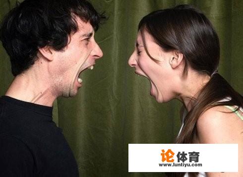 王老师和张老师从同一地点同时骑自行车出发,背向而行。王老师平均每时行12km,张老师平均每小时比王? 王老师和张老师从同一地点同时骑自行车出发,背向而行。王老师平均每时行12km,张老师平均每小时比王?