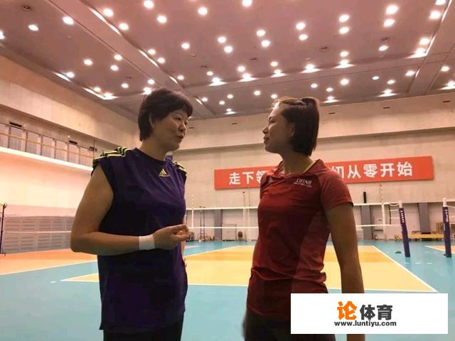 女排曾春蕾端午假期后归队,在接应位置的三选二中,杨方旭出局了吗? 女排曾春蕾端午假期后归队,在接应位置的三选二中,杨方旭出局了吗?