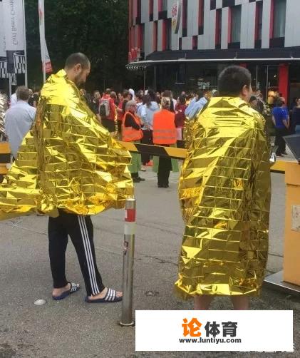 德国站与土耳其队交手前,中国女排姑娘为什么穿着拖鞋跑出了酒店? 德国站与土耳其队交手前,中国女排姑娘为什么穿着拖鞋跑出了酒店?