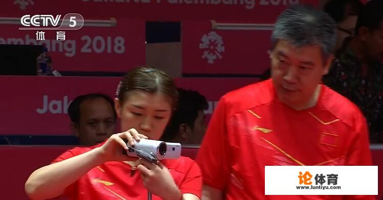 亚运会乒乓女单半决赛,陈梦在赛前反复调节摄像机,这有什么作用? 亚运会乒乓女单半决赛,陈梦在赛前反复调节摄像机,这有什么作用?
