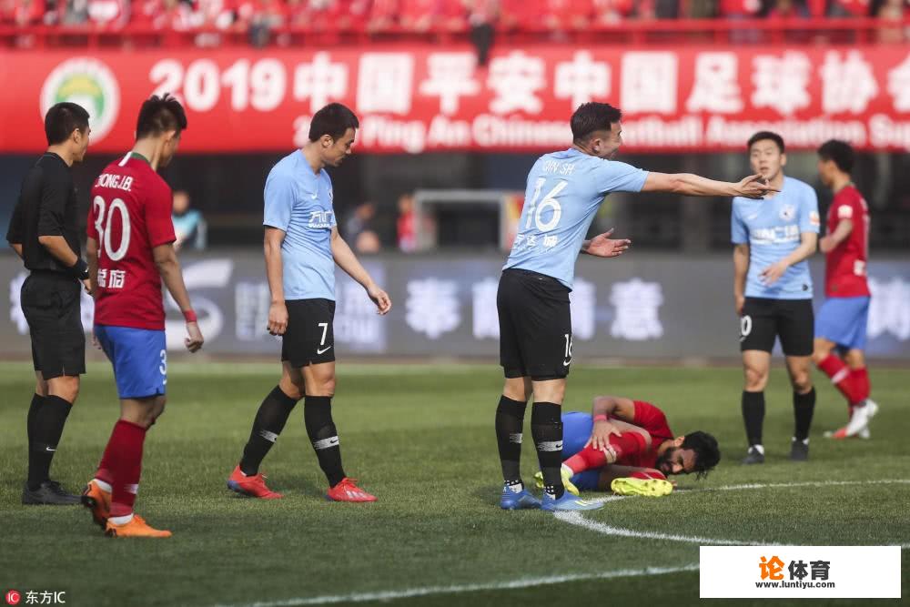 中超恶人当家:赛季首轮创纪录出5张红牌,建业外援加盟2天就断腿,你怎么看? 中超恶人当家:赛季首轮创纪录出5张红牌,建业外援加盟2天就断腿,你怎么看?