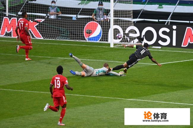 拜仁3-0里昂进决赛!赢球原因是不是里昂多次错失良机? 拜仁3-0里昂进决赛!赢球原因是不是里昂多次错失良机?