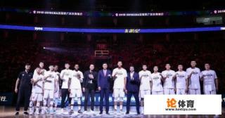 CBA揭幕战,易建联被史蒂芬森隔扣,毫无优势,你怎么看? CBA揭幕战,易建联被史蒂芬森隔扣,毫无优势,你怎么看?