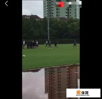 8月12日申花预备队VS上港预备队,范志毅掌掴裁判,被申花暂停教练工作,你怎么看? 8月12日申花预备队VS上港预备队,范志毅掌掴裁判,被申花暂停教练工作,你怎么看?