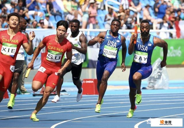 上田径场之前要穿钉鞋吗? 上田径场之前要穿钉鞋吗?