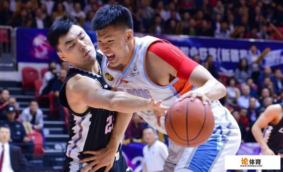 CBA半决赛新疆4-1辽宁,主教练阿的江为什么一直带着贝雷帽?有什么特殊意义吗? CBA半决赛新疆4-1辽宁,主教练阿的江为什么一直带着贝雷帽?有什么特殊意义吗?