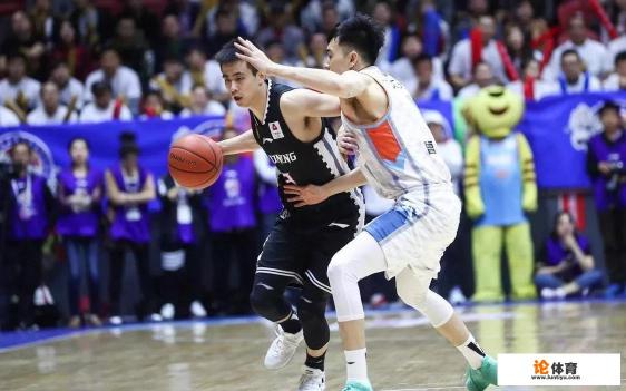 CBA半决赛新疆4-1辽宁,主教练阿的江为什么一直带着贝雷帽?有什么特殊意义吗? CBA半决赛新疆4-1辽宁,主教练阿的江为什么一直带着贝雷帽?有什么特殊意义吗?