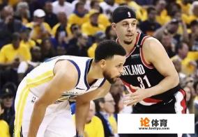 库里狂砍37分，双枪空砍45分，勇士险胜开拓者大比分2-0领先，开拓者输在哪里？