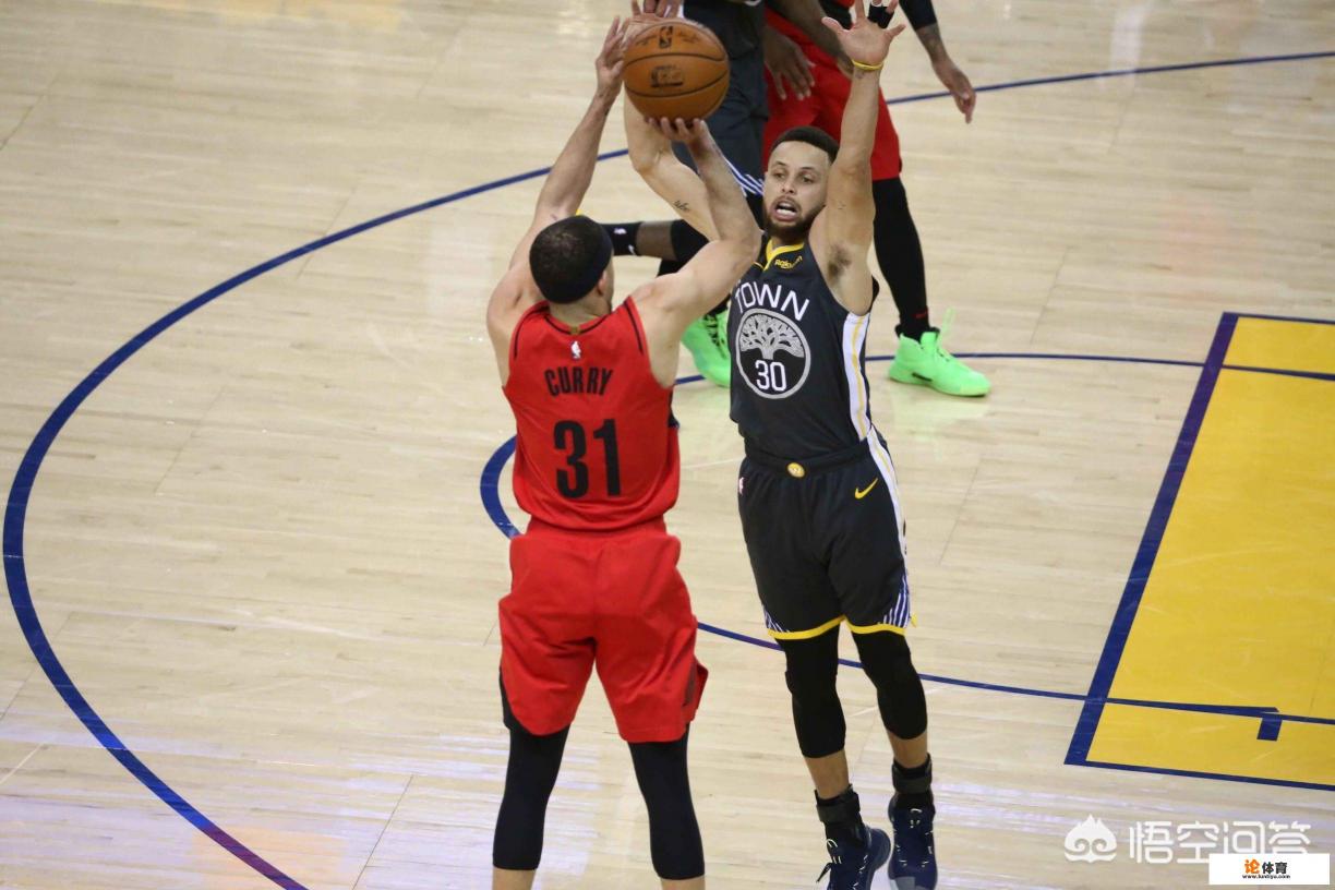 库里狂砍37分，双枪空砍45分，勇士险胜开拓者大比分2-0领先，开拓者输在哪里？