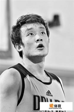 朱荣振,18岁小将CBA首秀三分暴扣样样有,他能成为下一个丁彦雨航吗? 朱荣振,18岁小将CBA首秀三分暴扣样样有,他能成为下一个丁彦雨航吗?